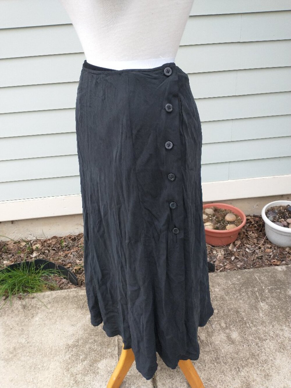 Skirt: silk, black, side half-button, maxi. Size 6 - by DKNY